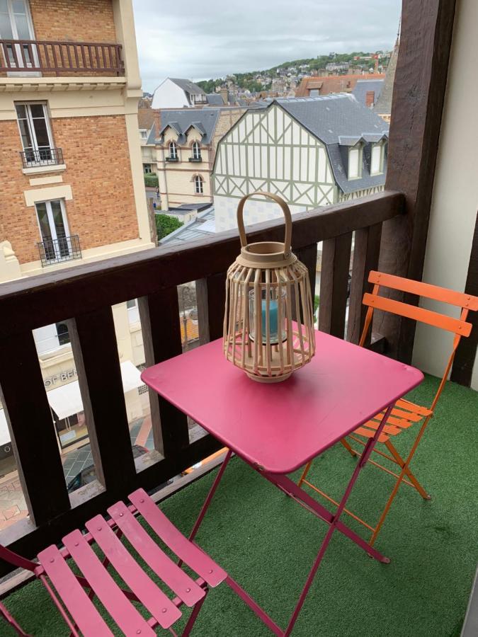 Duplex Au Coeur De Deauville Avec Vue Imprenable Et Parking Prive Exteriér fotografie